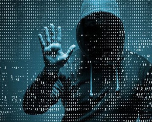 Türk Siber Güvenlik Uzmanı, Hackerların Akıllı Telefonları Nasıl Ele Geçirdiğini Anlattı